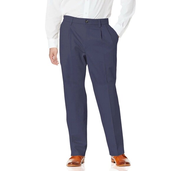 Dockers Men's Comfort Khaki Relaxed Fit Pleated Pants Navy Blue 30x30 NWT - Picture 1 of 5